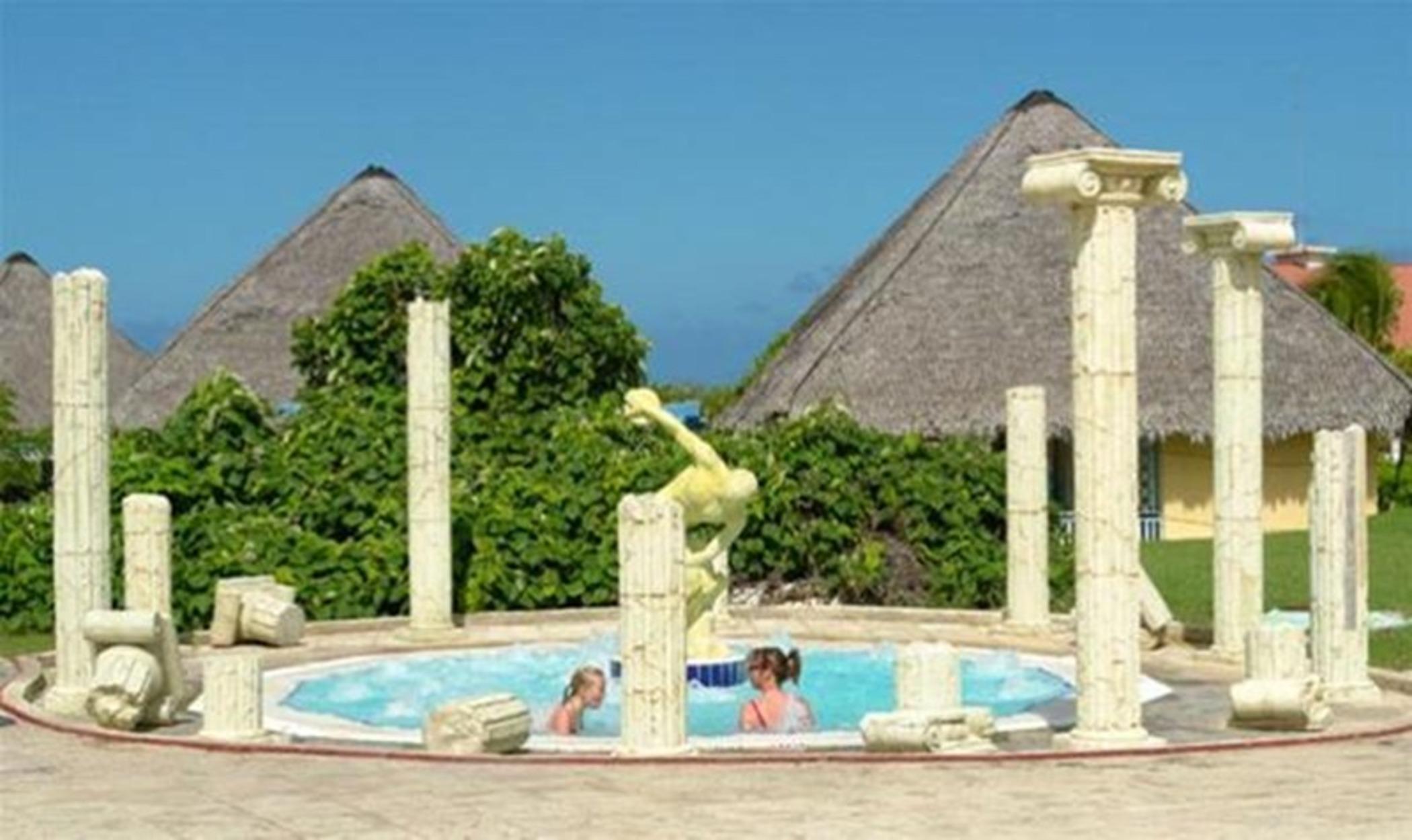ホテル Playa Pesquero エクステリア 写真